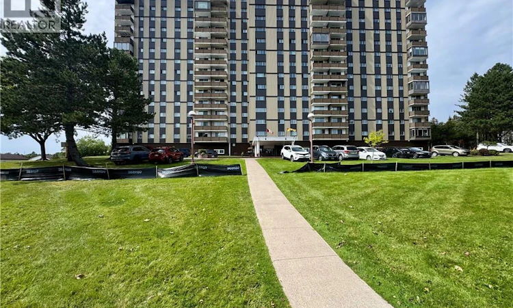 703-310 Woodward Avenue