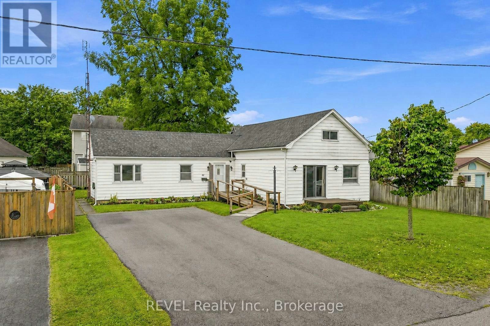 42 Wildwood Road, St. Catharines, ON, L2M 6Z8