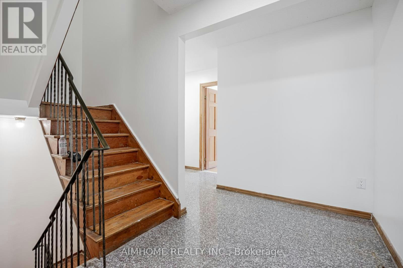 2B-144 Wolseley Street, Toronto, ON, M6J 3R4 - 3