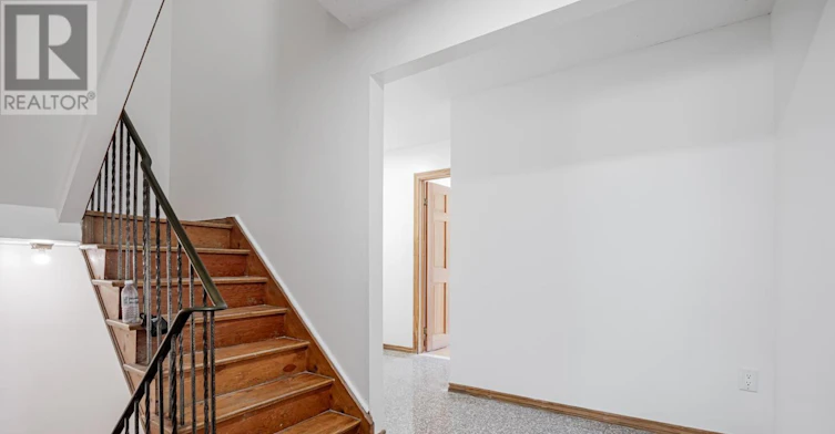 2B-144 Wolseley Street, Toronto, ON, M6J 3R4 - 3