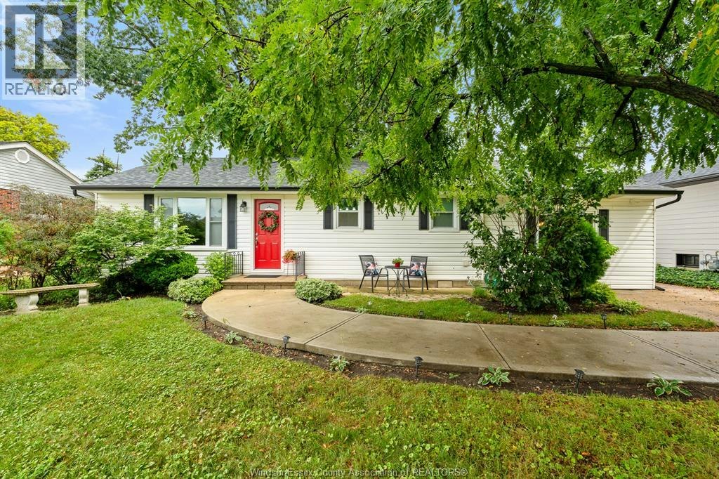 3274 Parkwood Avenue, Windsor, ON, N8W 2K8