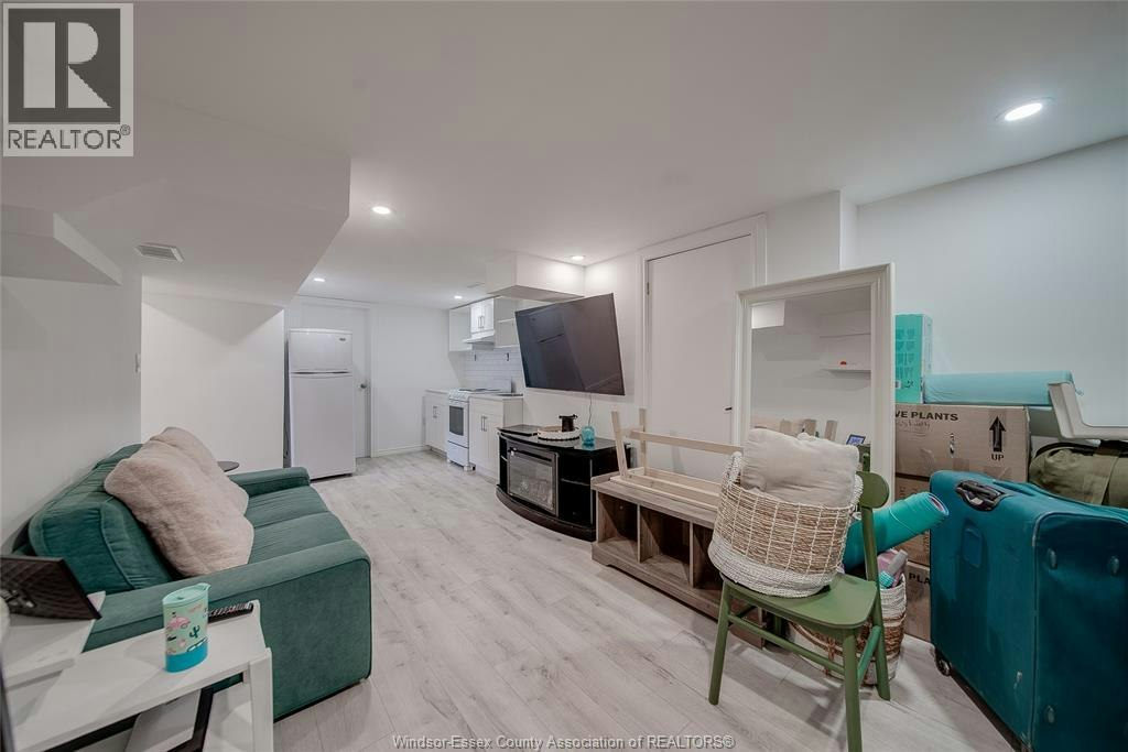 LOWER-1215 Chappell, Windsor, ON, N9C 3C8 - 3