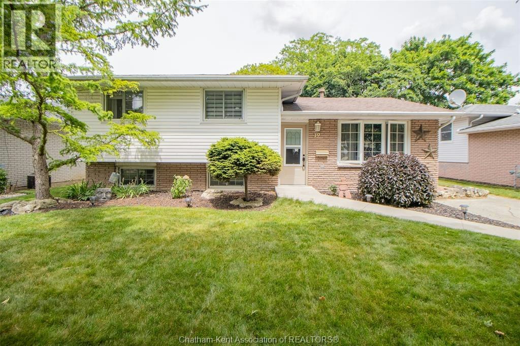 19 Kirkcaldy Place, Chatham-Kent, ON, N7L 4H7