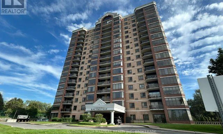 202-1000 King Street W