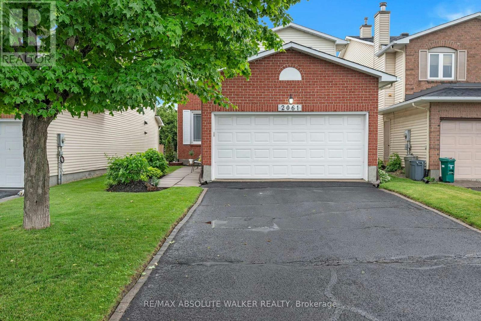 2061 Legrand Crescent, Ottawa, ON, K1E 3R1