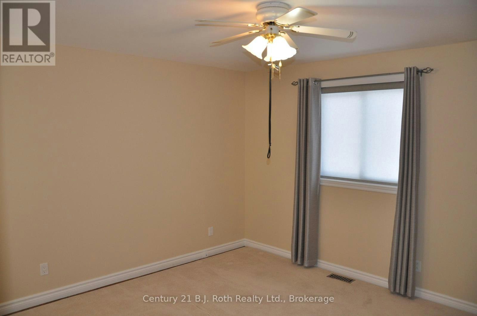 22 Free Drive, Orillia, ON, L3V 4B2 - 9
