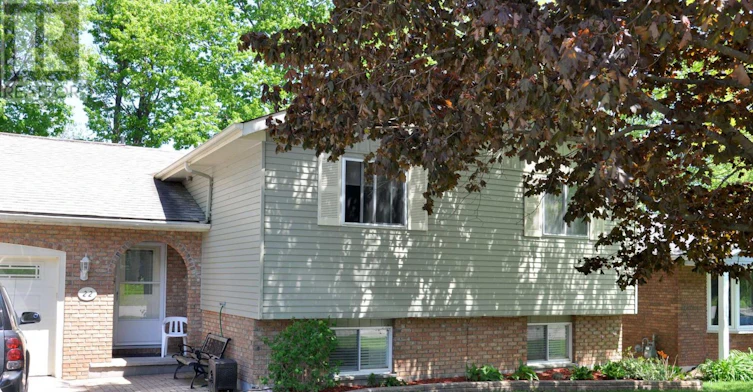 22 Free Drive, Orillia, ON, L3V 4B2