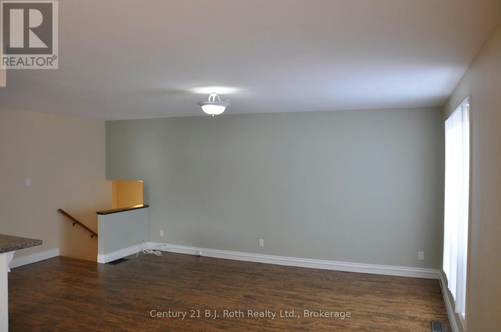 22 Free Drive, Orillia, ON, L3V 4B2 - 4