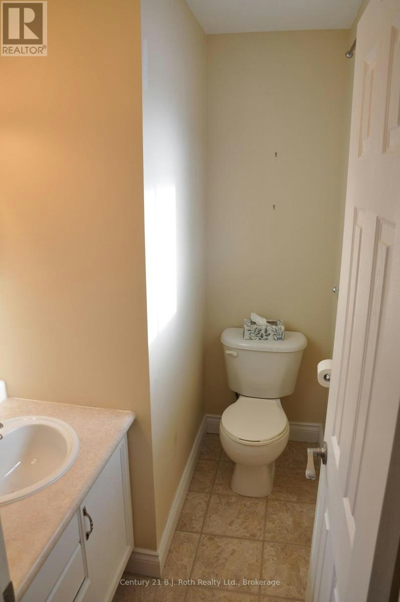 22 Free Drive, Orillia, ON, L3V 4B2 - 12