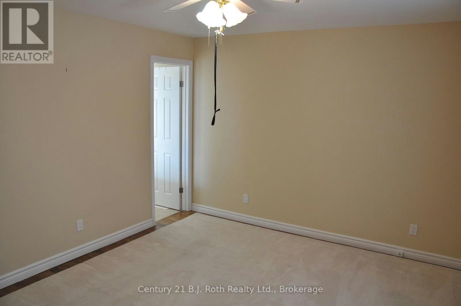 22 Free Drive, Orillia, ON, L3V 4B2 - 10