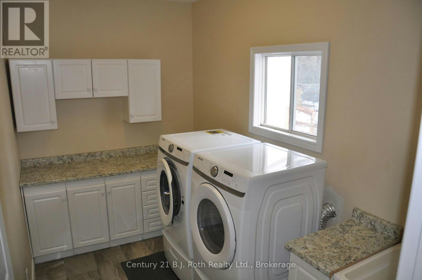 22 Free Drive, Orillia, ON, L3V 4B2 - 16