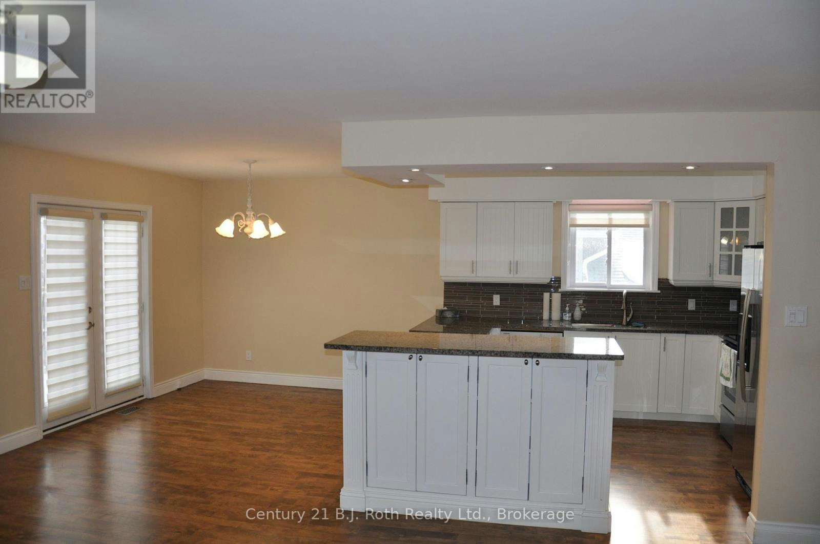 22 Free Drive, Orillia, ON, L3V 4B2 - 7