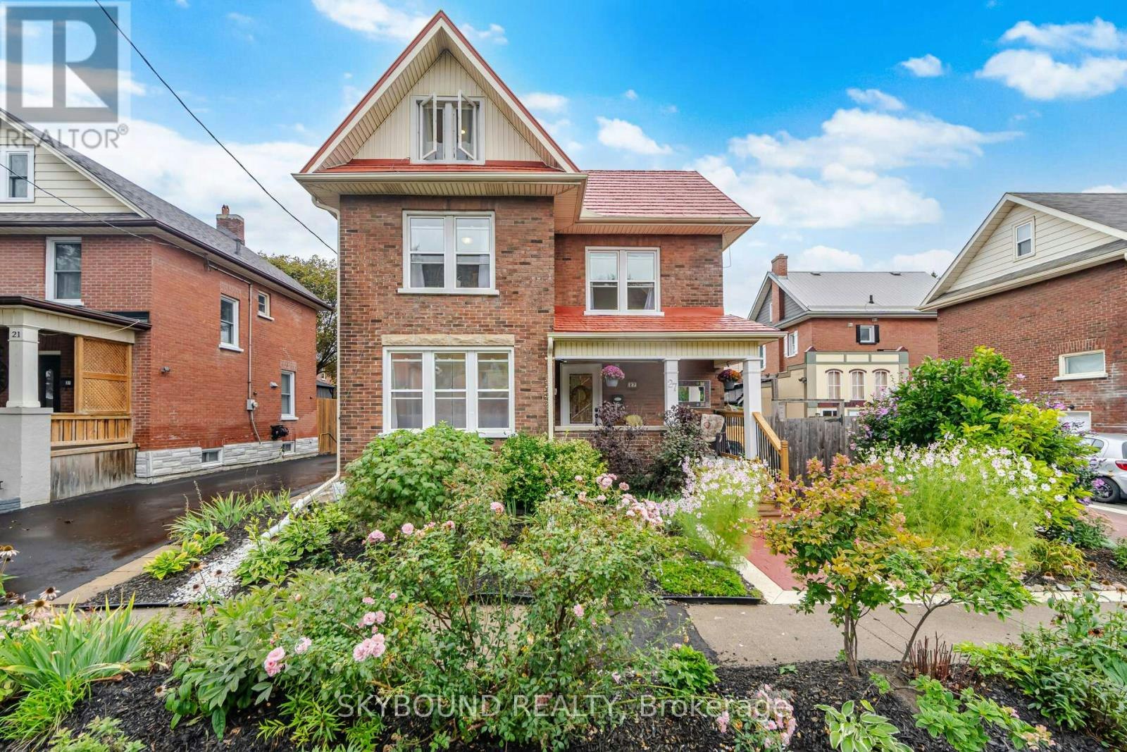 27 Rowe Street, Oshawa, ON, L1H 5P4