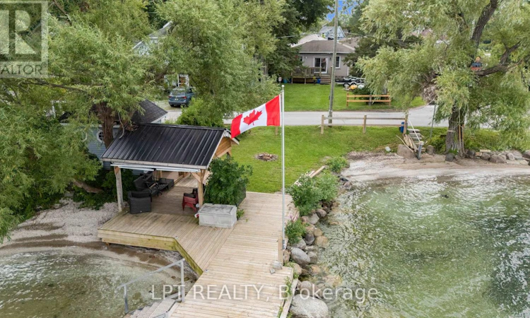 427 Lake Drive E