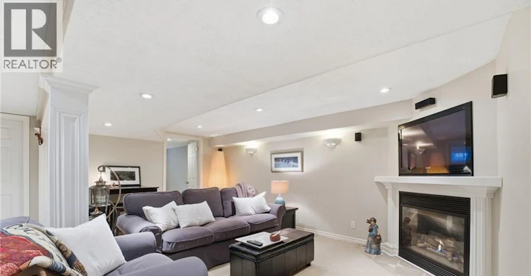 2 Hillier Crescent, Brantford, ON, N3R 1X3 - 17