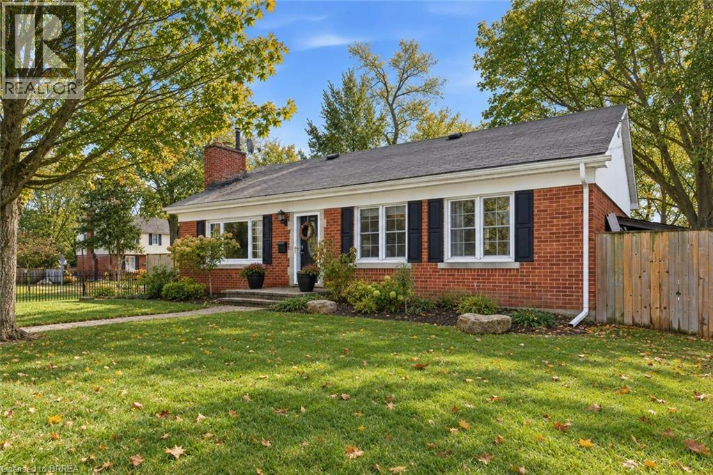 2 Hillier Crescent, Brantford, ON, N3R 1X3