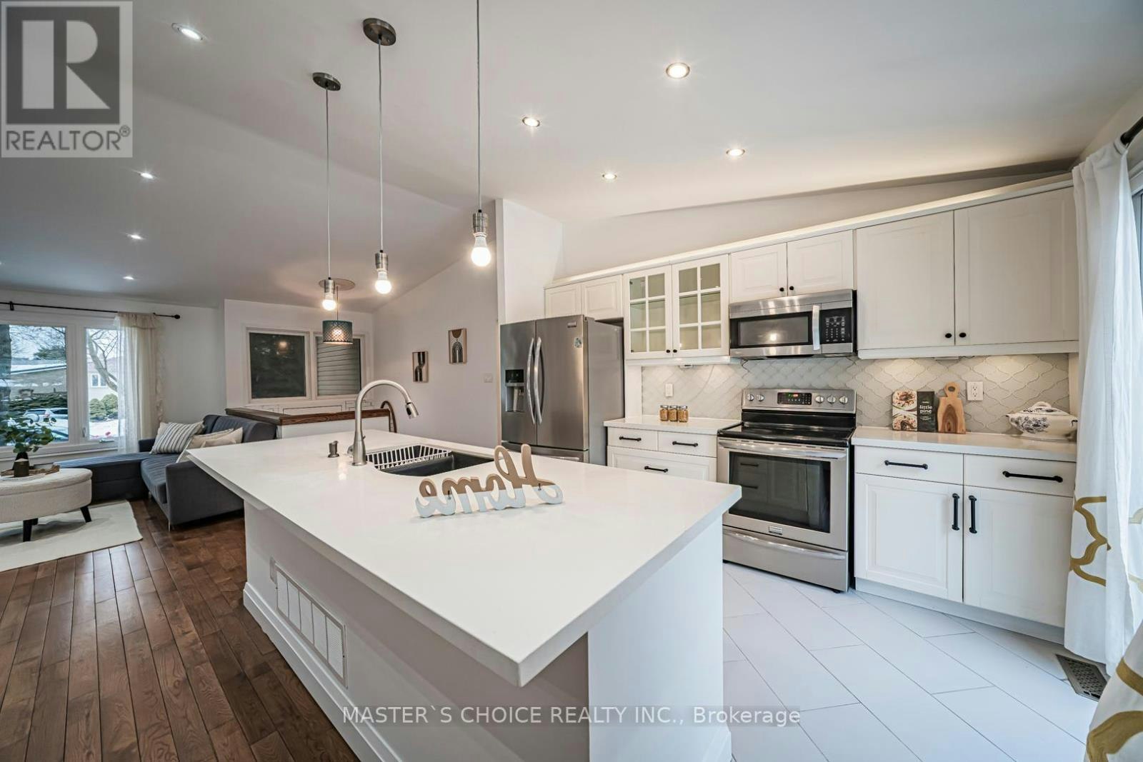 3294 Rhonda Valley Drive, Mississauga, ON, L5A 3E9
