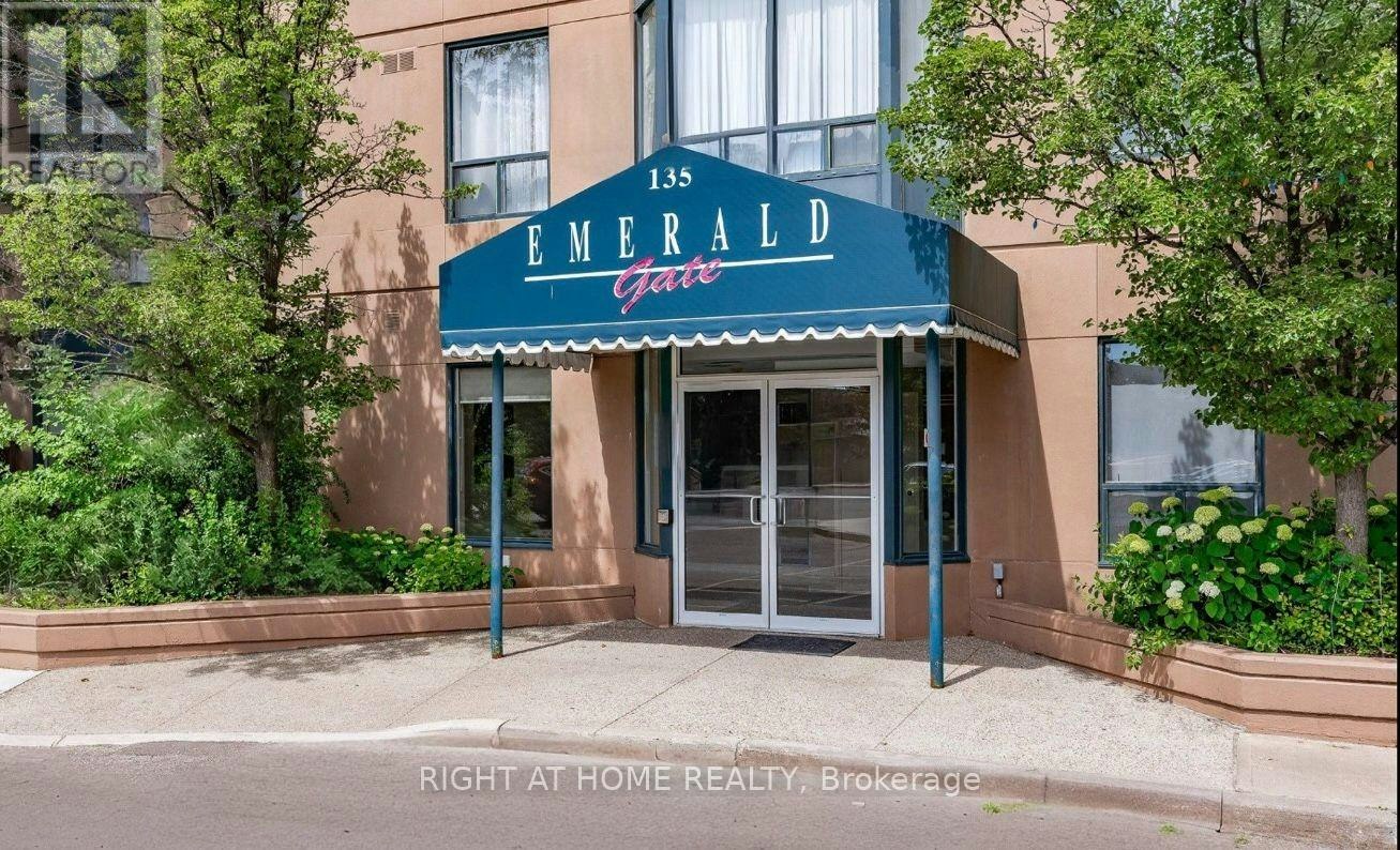 808-135 Hillcrest Avenue S, Mississauga, ON, L5B 4B1
