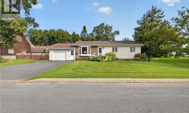 11 Walker Crescent