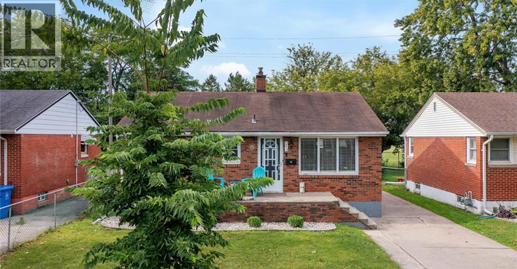 UPPER-1215 Chappell, Windsor, ON, N9C 3C8