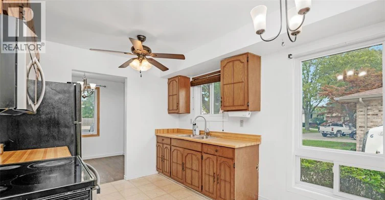 UPPER-9597 Avery Lane, Windsor, ON, N8R 2C1 - 12