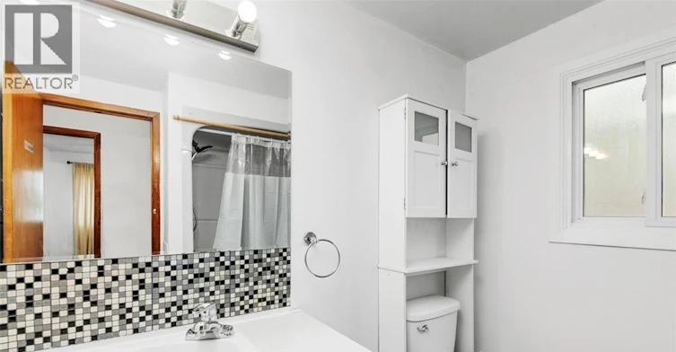 UPPER-9597 Avery Lane, Windsor, ON, N8R 2C1 - 20
