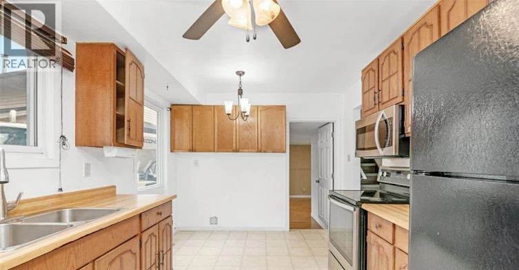 UPPER-9597 Avery Lane, Windsor, ON, N8R 2C1 - 13