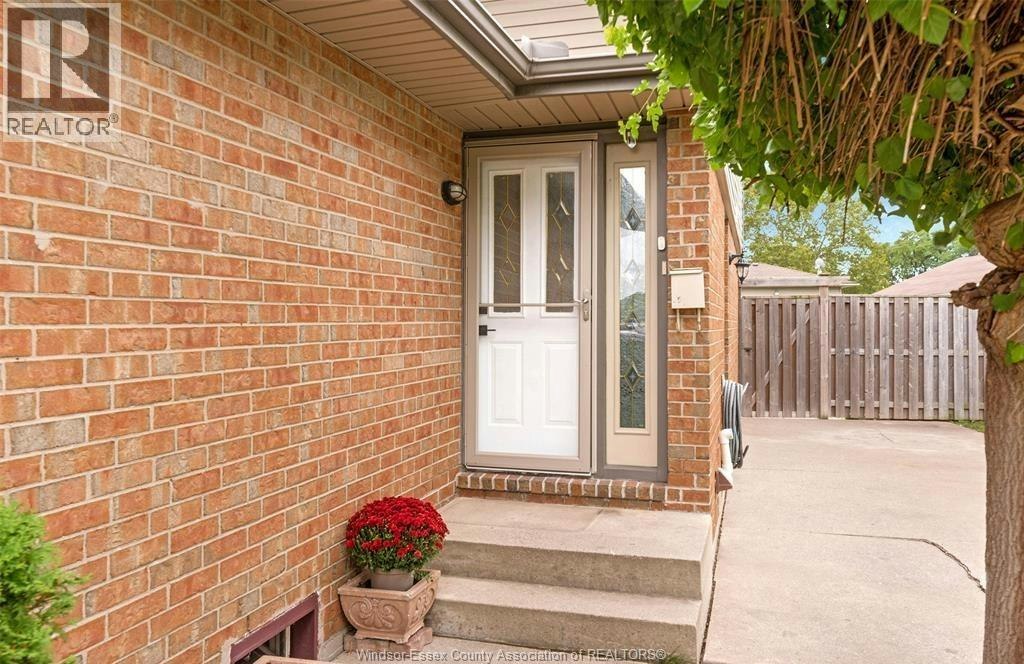 UPPER-9597 Avery Lane, Windsor, ON, N8R 2C1 - 3