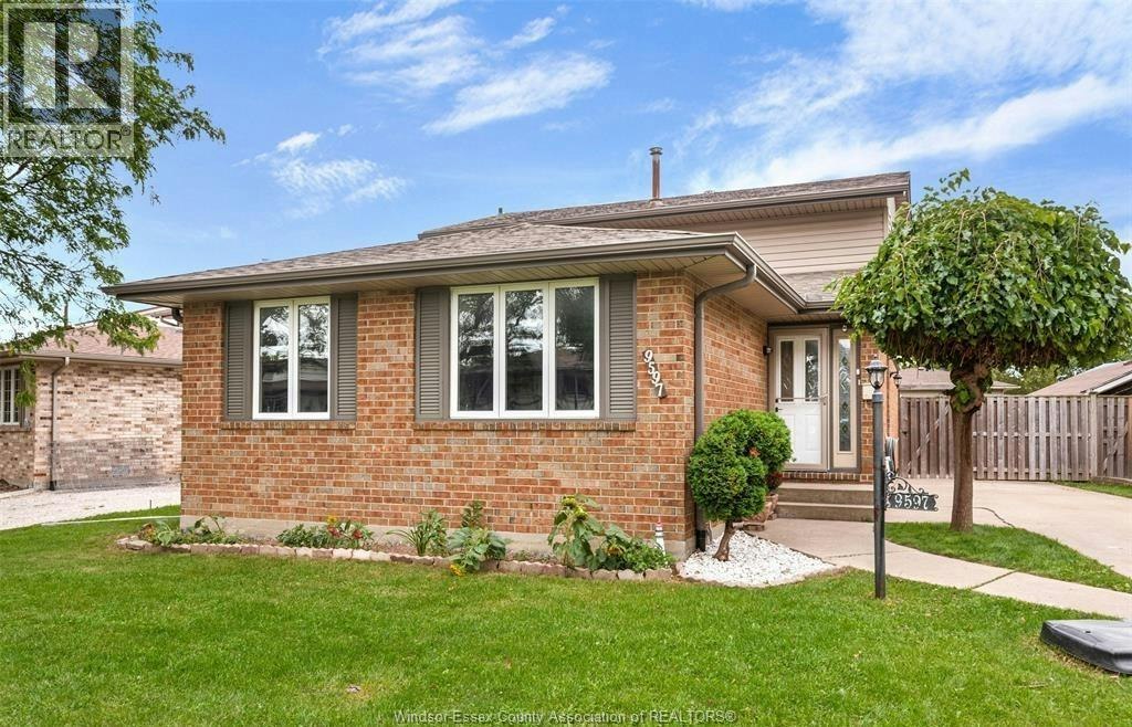 UPPER-9597 Avery Lane, Windsor, ON, N8R 2C1 - 23