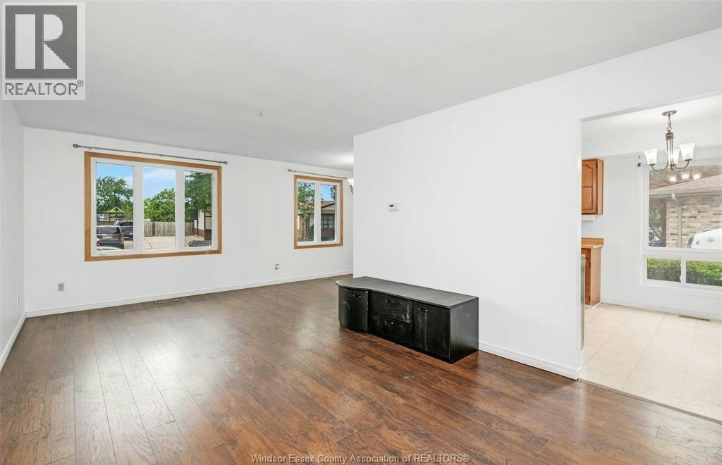 UPPER-9597 Avery Lane, Windsor, ON, N8R 2C1 - 9