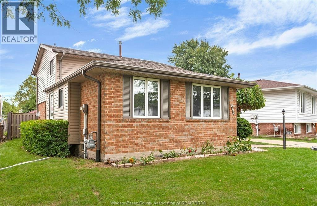 UPPER-9597 Avery Lane, Windsor, ON, N8R 2C1 - 2