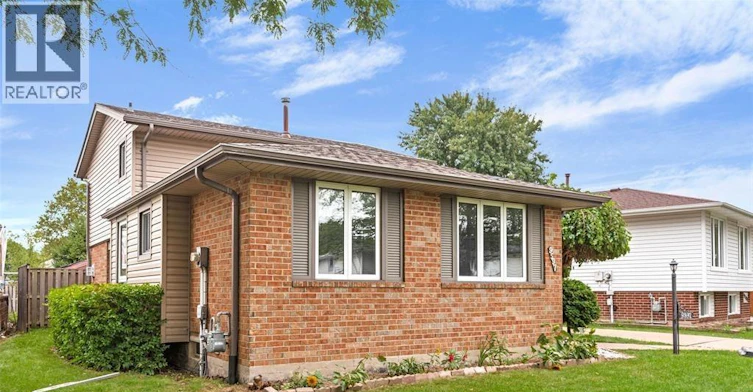 UPPER-9597 Avery Lane, Windsor, ON, N8R 2C1 - 2
