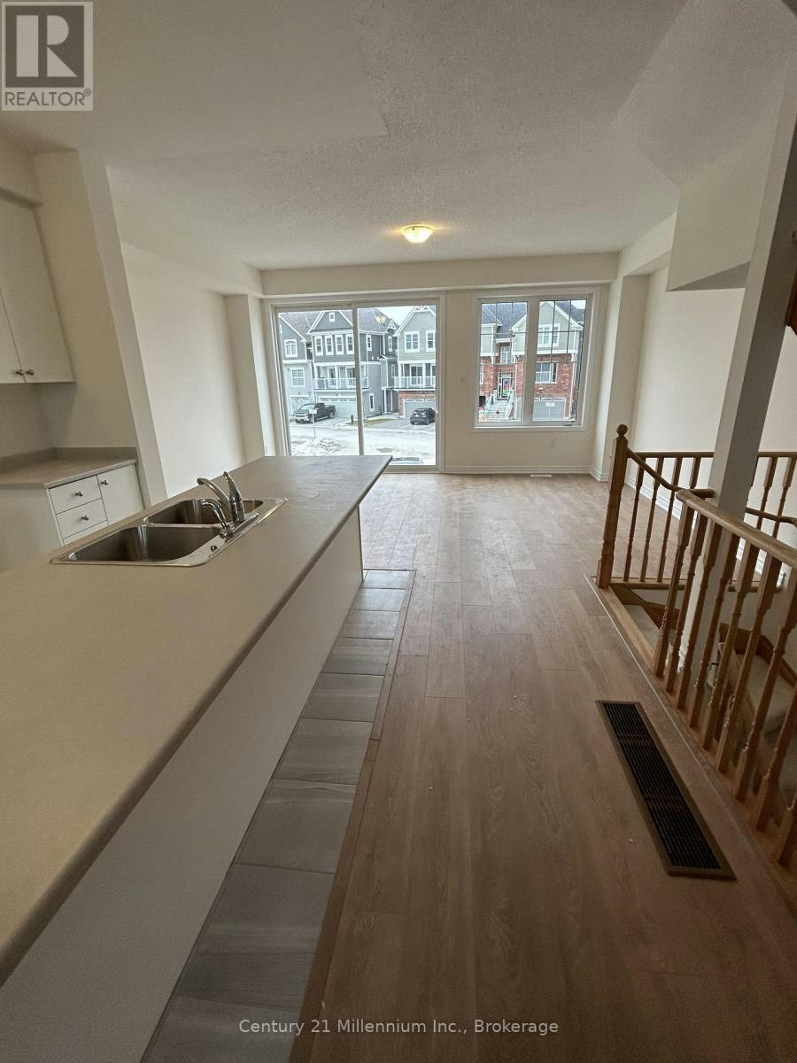 31 Surf Drive, Wasaga Beach, ON, L9Z 0G3 - 2