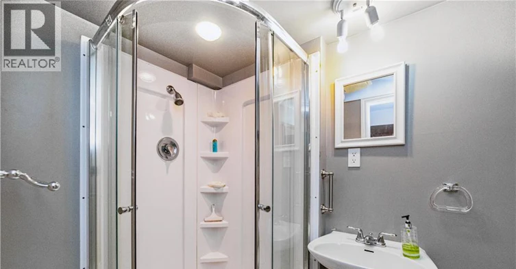 41 Tuerr Drive, Kitchener, ON, N2E 2L9 - 11