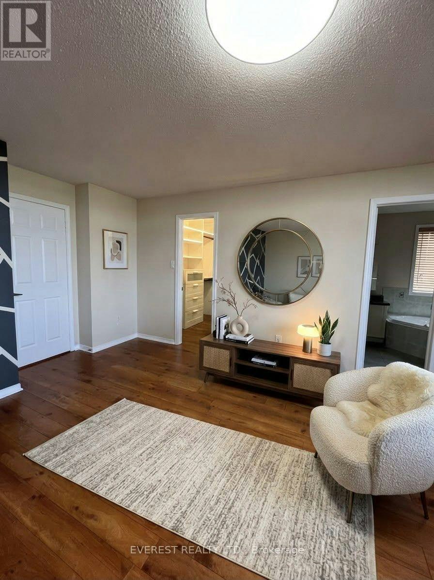 6479 Valiant Heights, Mississauga, ON, L5W 1C9 - 4