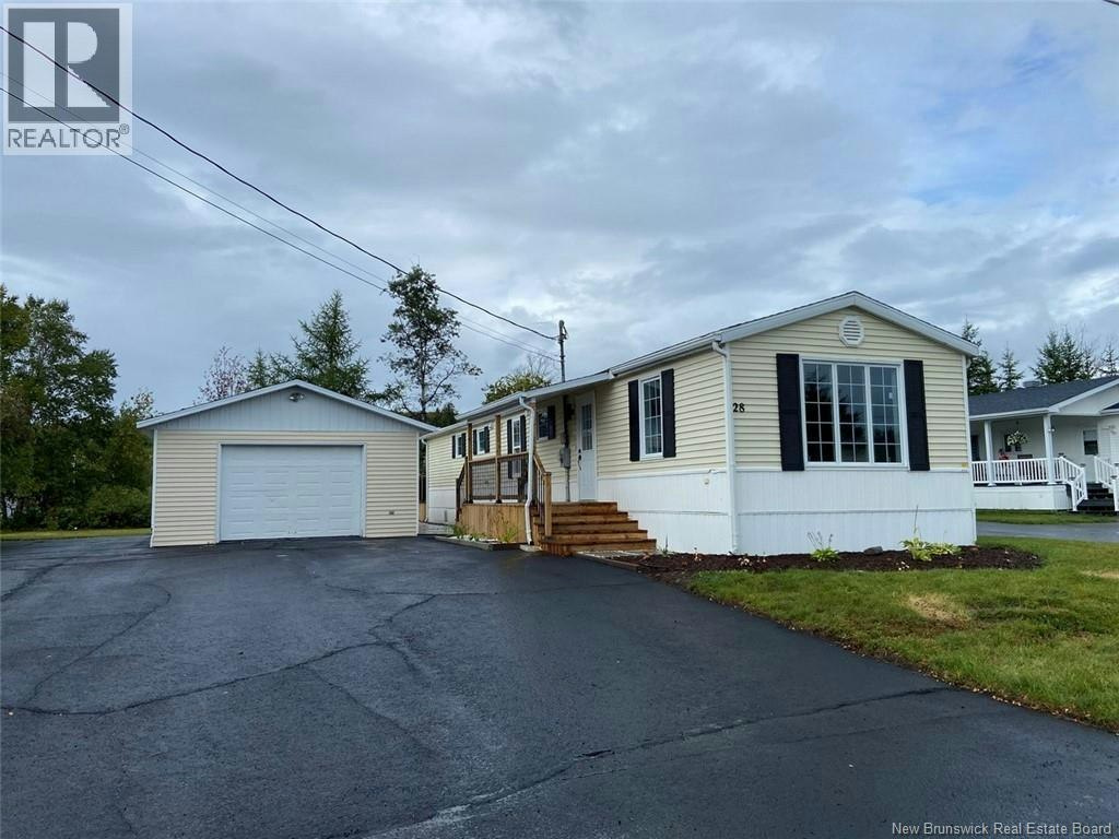 28 Le Paradis Street, Edmundston, NB, E7B 1T7