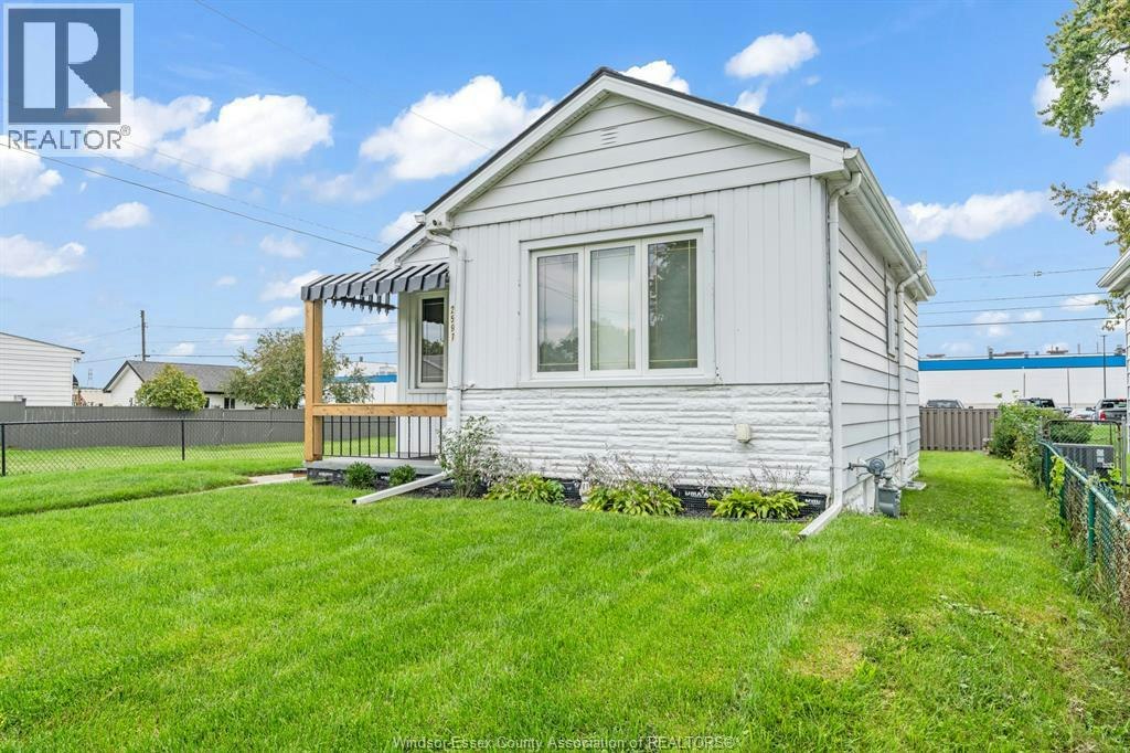 UPPER-2597 Alexis Road, Windsor, ON, N8W 3Z6 - 2