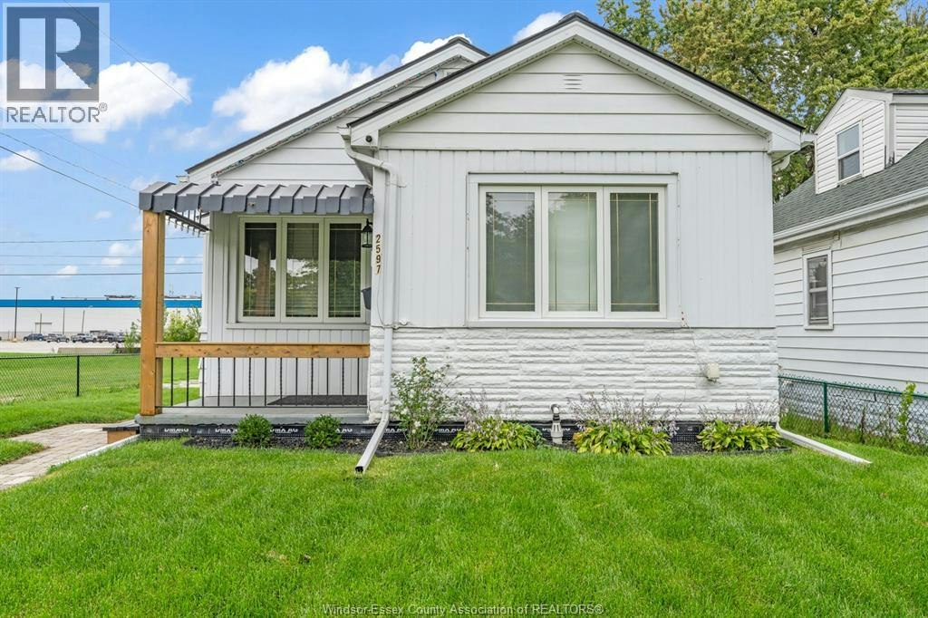 UPPER-2597 Alexis Road, Windsor, ON, N8W 3Z6
