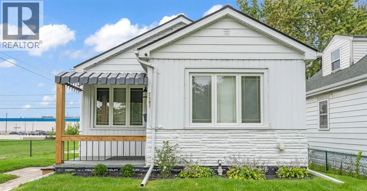 UPPER-2597 Alexis Road, Windsor, ON, N8W 3Z6