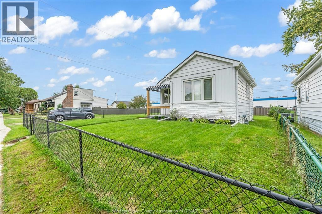 UPPER-2597 Alexis Road, Windsor, ON, N8W 3Z6 - 5