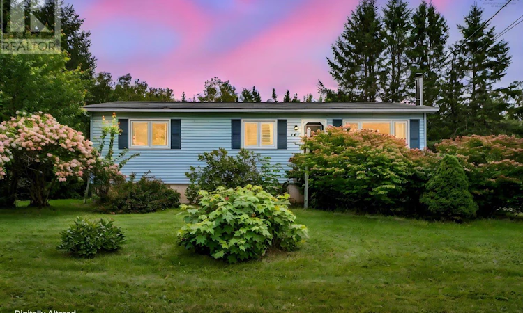 147 Uniacke Road East
