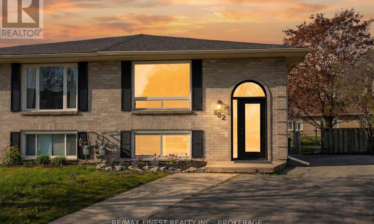 882 Beaconhill Court