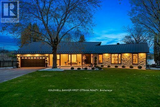 1060 River Road E, Manotick, ON, K4M 1B4