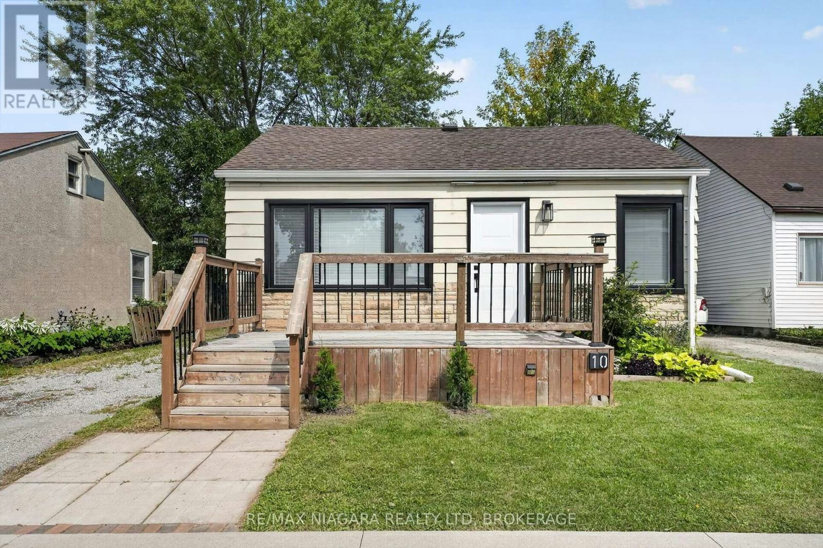 10 Churchill Avenue, Welland, ON, L3B 4Y5