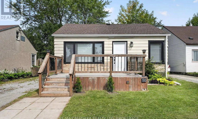 10 Churchill Avenue