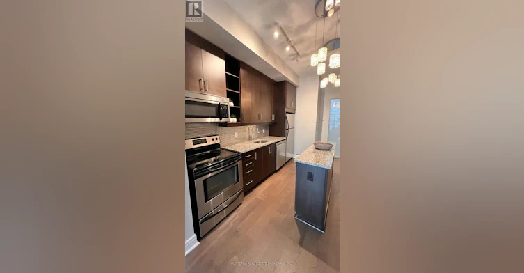 S825-112 George Street, Toronto, ON, M5A 2M5 - 2