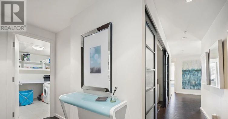 3006-180 University Avenue, Toronto, ON, M5H 0A2 - 5