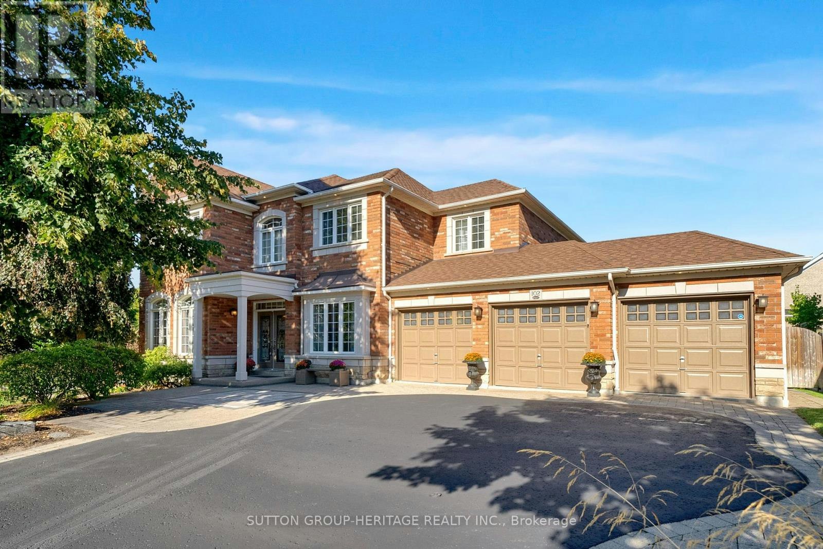 102 Kennett Drive, Whitby, ON, L1P 1L5