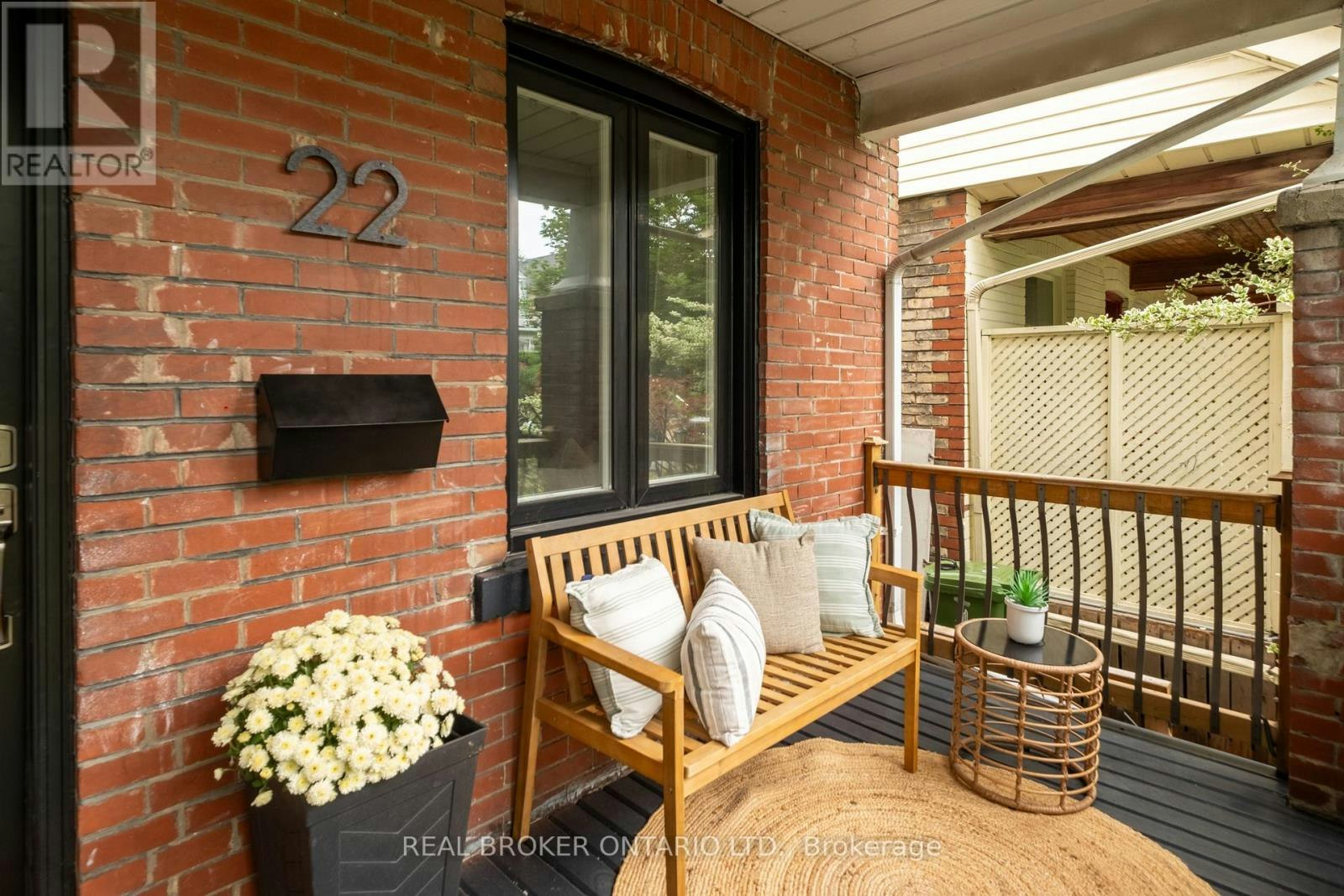 22 Stephenson Avenue, Toronto, ON, M4C 1G1