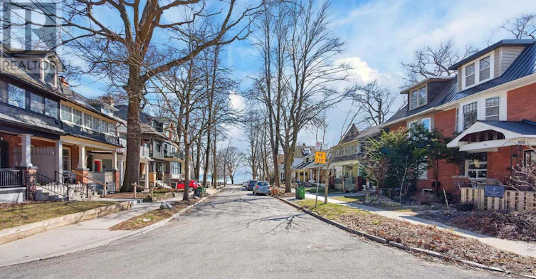 23 Fernwood Park Avenue, Toronto, ON, M4E 3E9 - 9